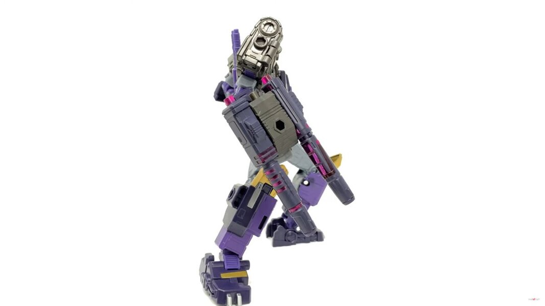 In Hand Image Of Transformers Legacy Evolution Tarn  (8 of 44)